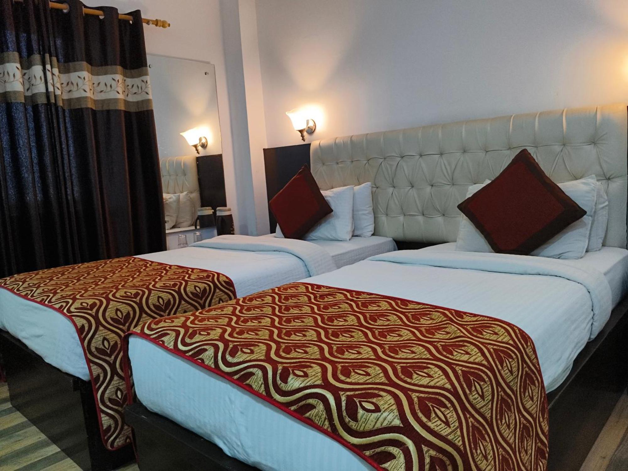 Hotel Samovar Agra  Buitenkant foto